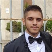 Studente di infermieristica, diplomato allo scientifico, impartisce ripetizioni di matematica, inglese, scienze ed italiano, per scuole elementari e medie